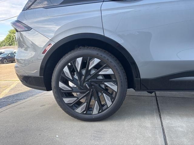 new 2025 Lincoln Nautilus car, priced at $67,555