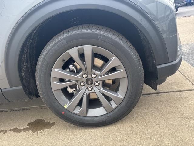 new 2025 Ford Explorer car, priced at $43,224