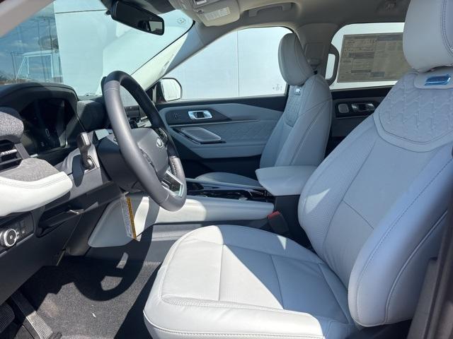 new 2025 Ford Explorer car, priced at $54,726