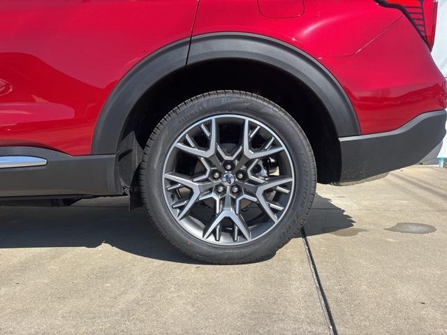 new 2025 Ford Explorer car, priced at $54,726