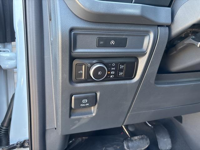 new 2025 Ford F-150 car, priced at $48,943