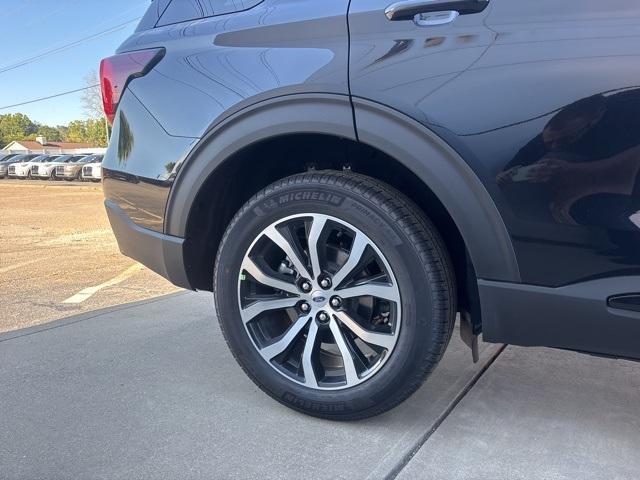 new 2025 Ford Explorer car, priced at $49,365