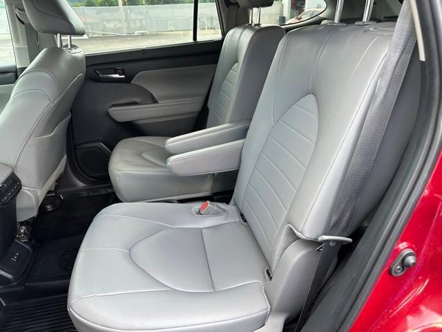 used 2024 Toyota Highlander car, priced at $37,590