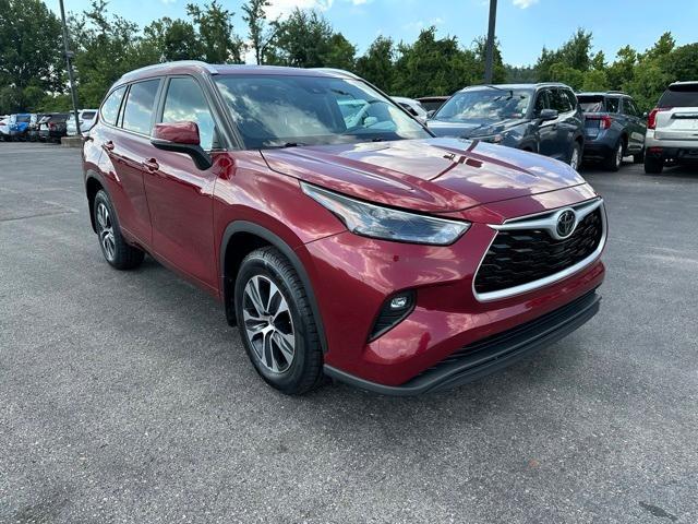 used 2024 Toyota Highlander car, priced at $37,590