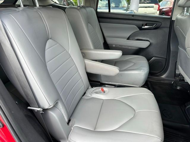 used 2024 Toyota Highlander car, priced at $37,590