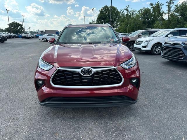 used 2024 Toyota Highlander car, priced at $37,590