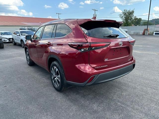 used 2024 Toyota Highlander car, priced at $37,590