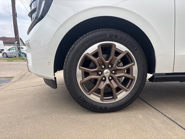 new 2025 Ford Expedition car, priced at $83,179