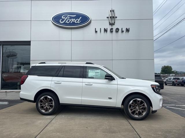 new 2025 Ford Expedition car, priced at $83,179