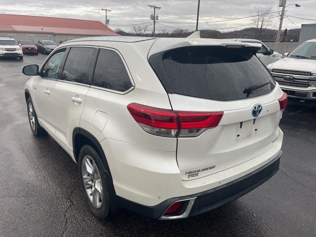 used 2019 Toyota Highlander Hybrid car, priced at $28,177