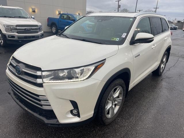 used 2019 Toyota Highlander Hybrid car, priced at $28,177