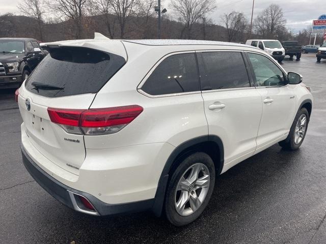 used 2019 Toyota Highlander Hybrid car, priced at $28,177