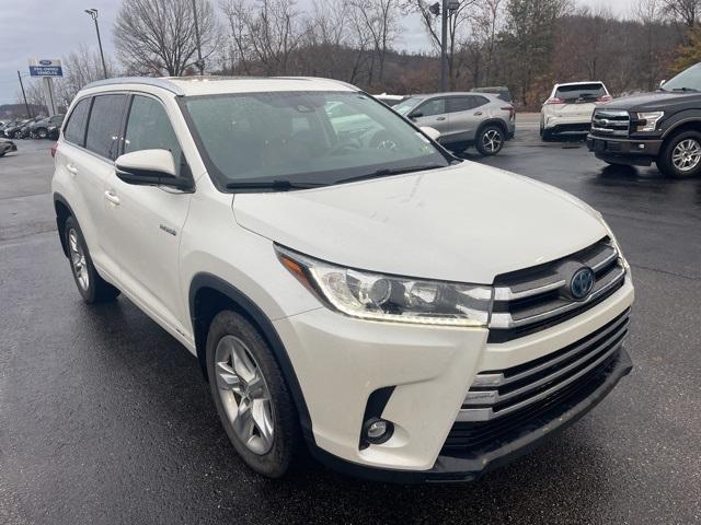 used 2019 Toyota Highlander Hybrid car, priced at $28,177