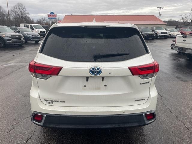 used 2019 Toyota Highlander Hybrid car, priced at $28,177