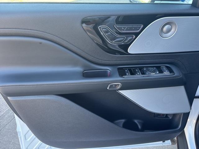 new 2025 Lincoln Aviator car, priced at $81,860