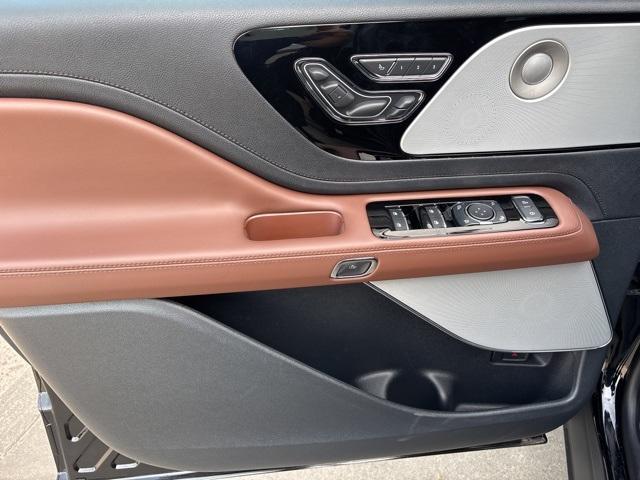 new 2025 Lincoln Aviator car, priced at $73,855