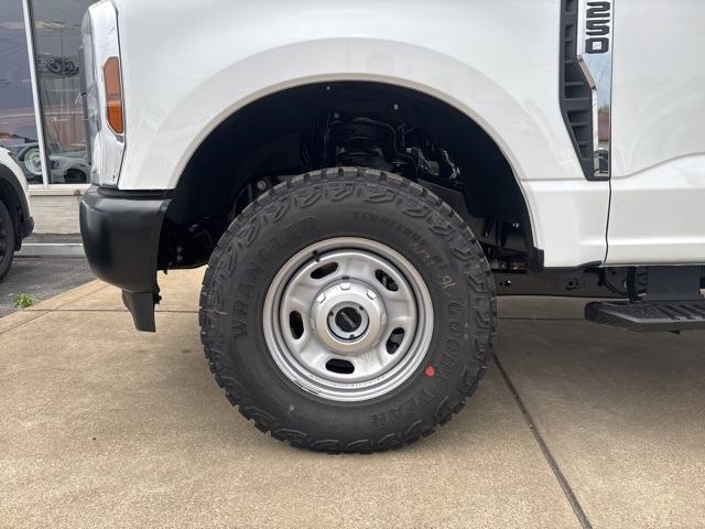 new 2025 Ford F-250 car, priced at $53,082