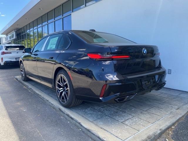 new 2025 BMW 760 car, priced at $131,055