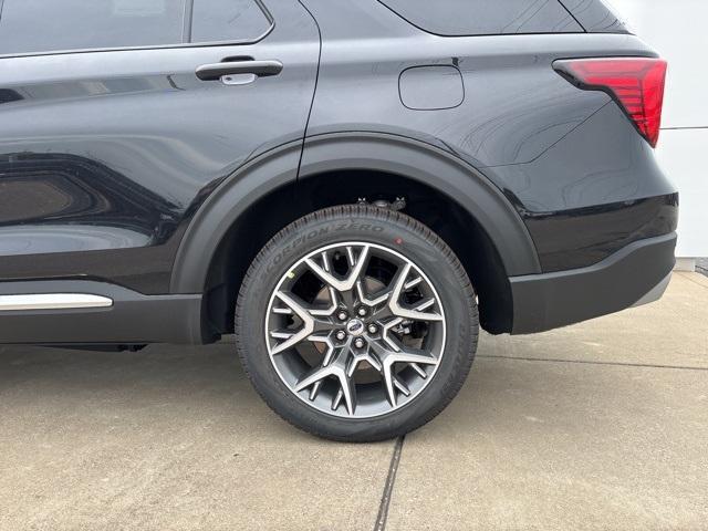 new 2025 Ford Explorer car, priced at $54,826