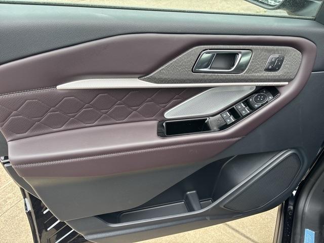new 2025 Ford Explorer car, priced at $54,826