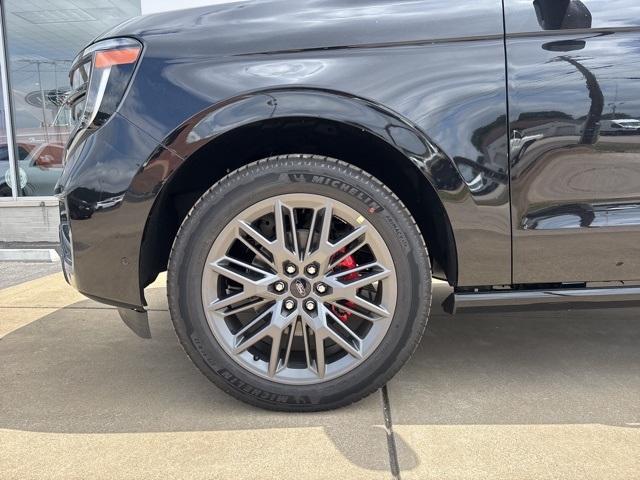 new 2025 Ford Expedition car, priced at $84,890
