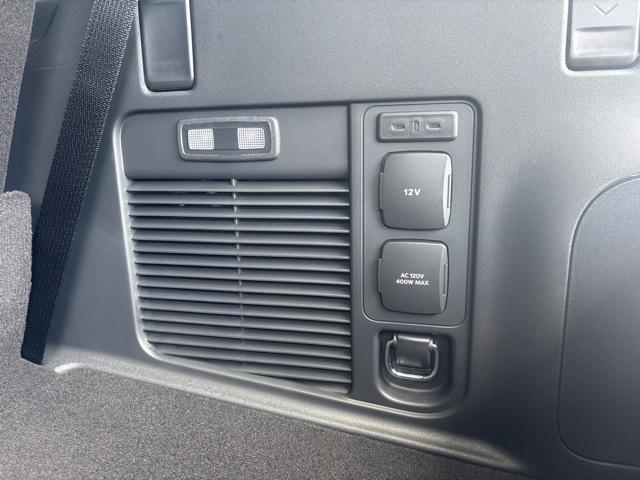 new 2025 Lincoln Navigator car, priced at $103,555