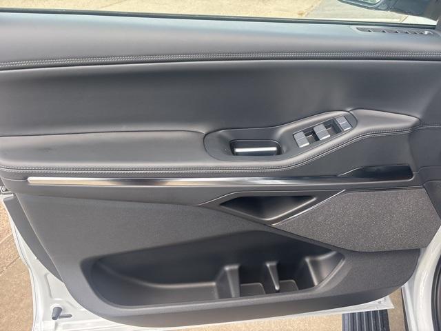 new 2025 Lincoln Navigator car, priced at $103,555