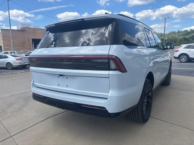 new 2025 Lincoln Navigator car, priced at $103,555