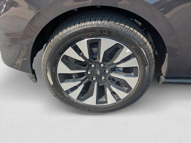 new 2025 Ford Expedition car, priced at $76,302