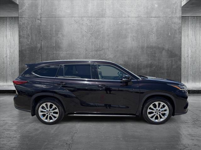 used 2020 Toyota Highlander car, priced at $29,699