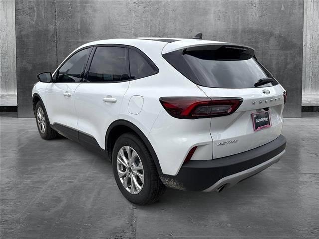new 2025 Ford Escape car, priced at $25,577