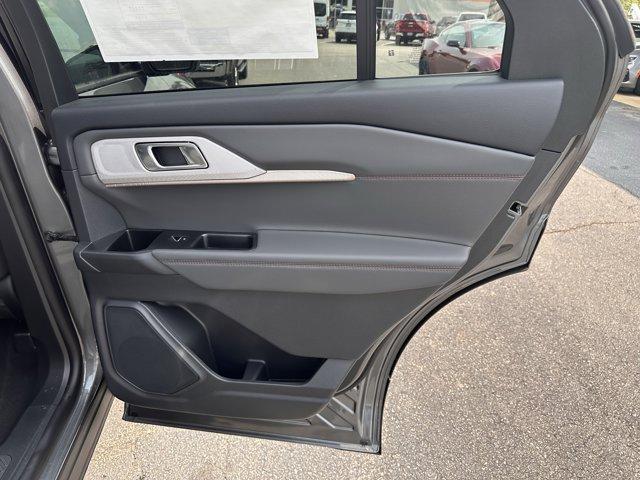 new 2025 Ford Explorer car