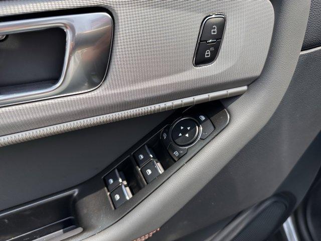 new 2025 Ford Explorer car