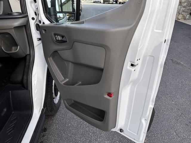 new 2024 Ford Transit-250 car