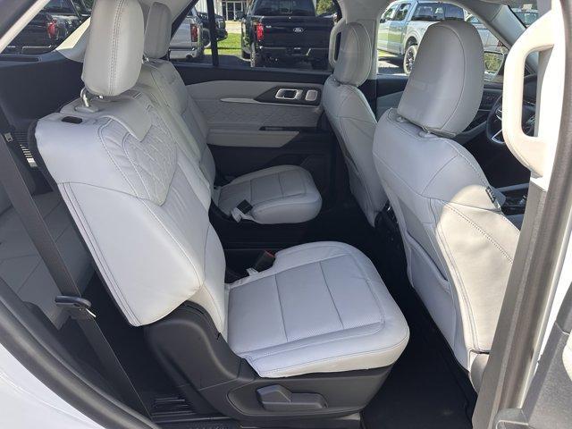 new 2025 Ford Explorer car