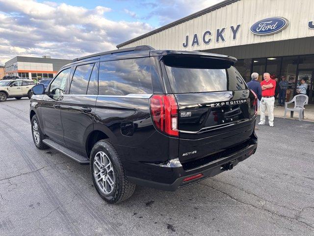 new 2025 Ford Expedition car, priced at $70,780