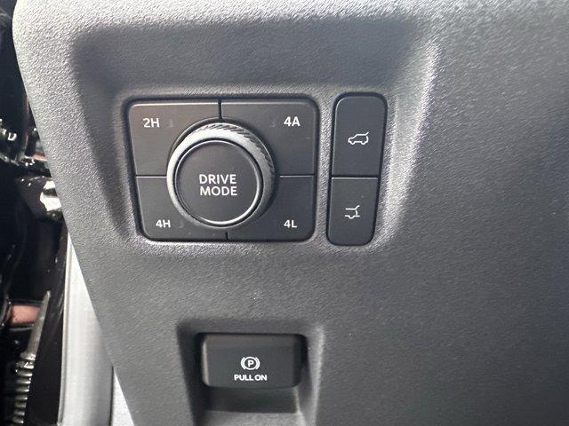 new 2025 Ford Expedition car, priced at $70,780