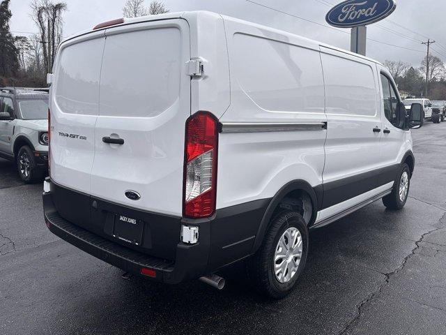 new 2024 Ford Transit-250 car