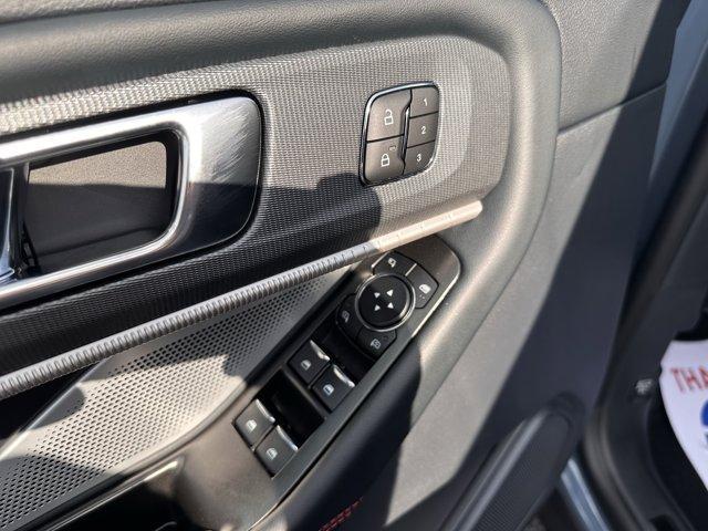 new 2025 Ford Explorer car