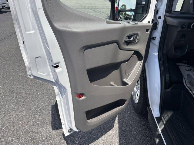 new 2025 Ford Transit-250 car