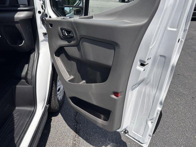 new 2025 Ford Transit-250 car