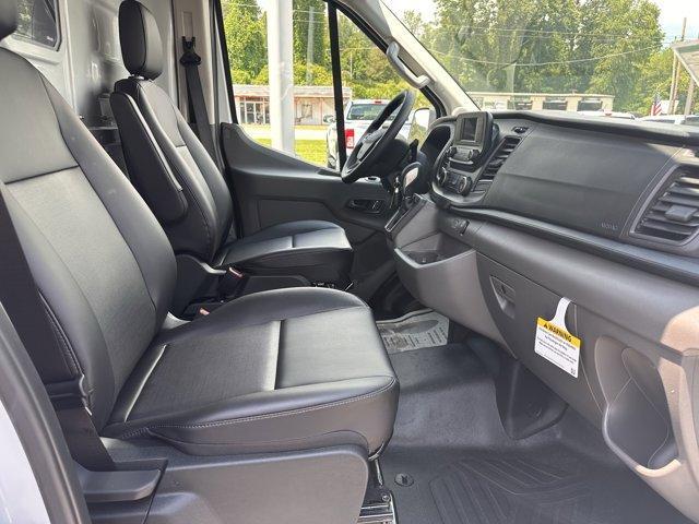 new 2025 Ford Transit-250 car