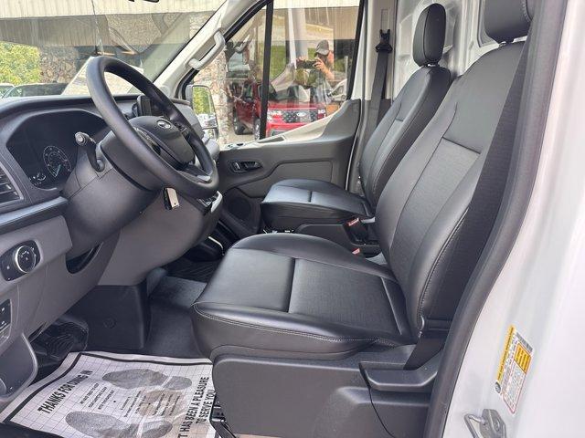 new 2025 Ford Transit-250 car