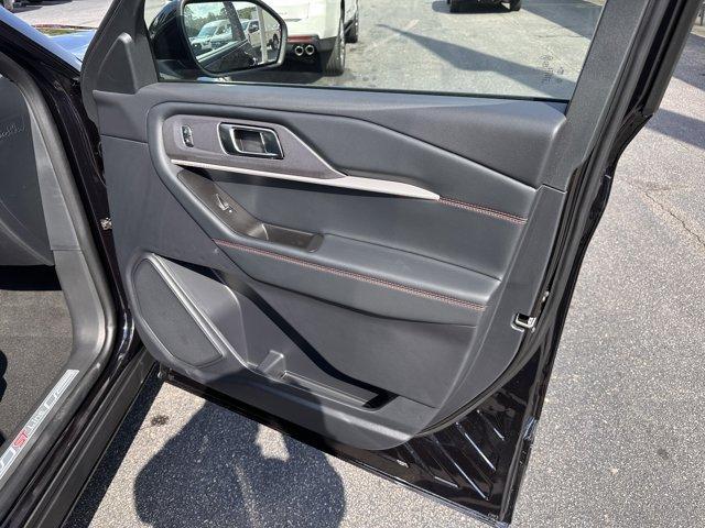 new 2025 Ford Explorer car