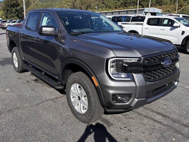 new 2025 Ford Ranger car, priced at $40,000