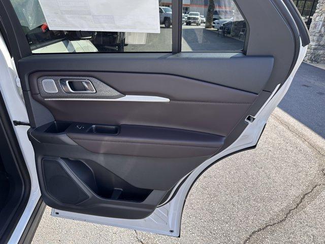 new 2025 Ford Explorer car
