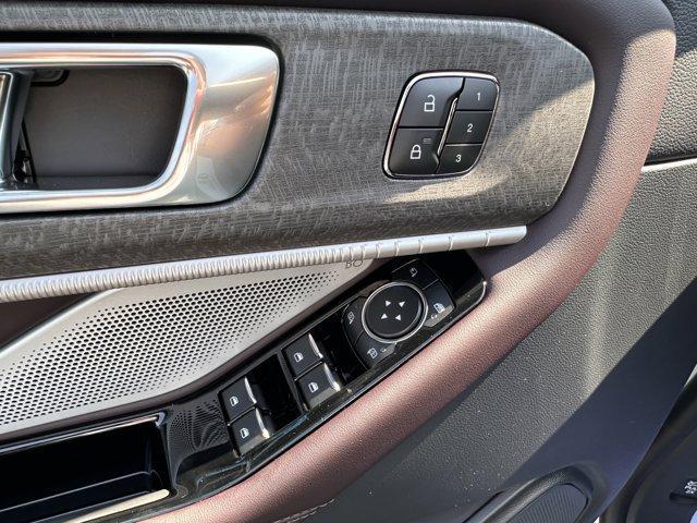new 2025 Ford Explorer car