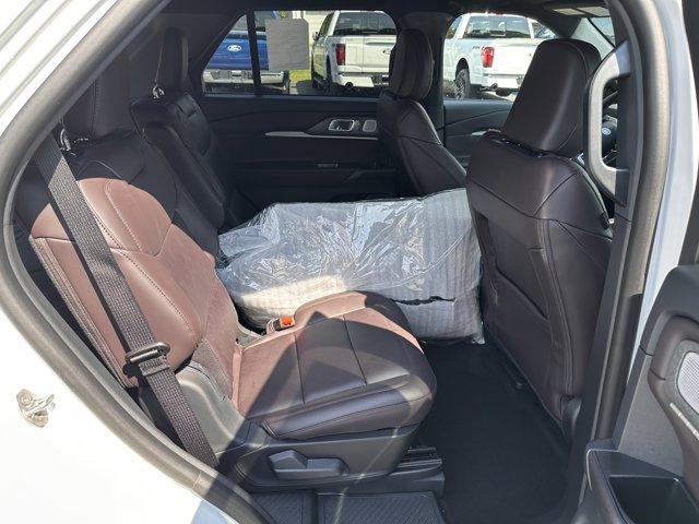 new 2025 Ford Explorer car