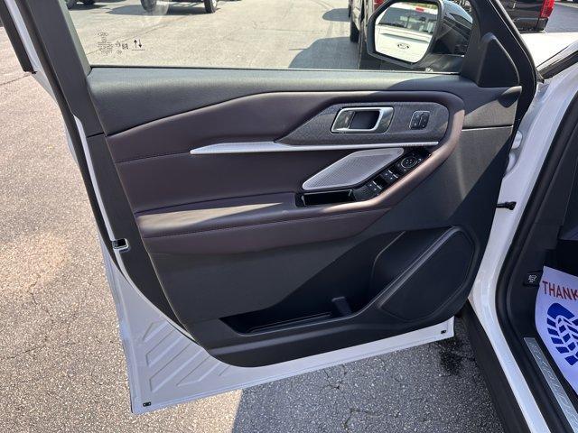 new 2025 Ford Explorer car