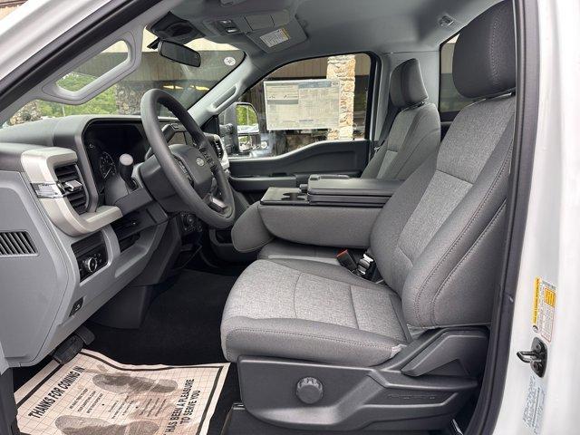 new 2025 Ford F-350 car, priced at $57,295
